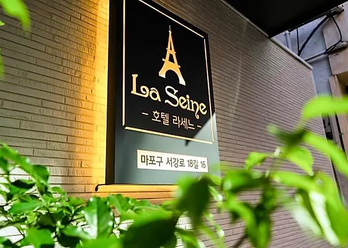 Hotel Sinchon La Seine *