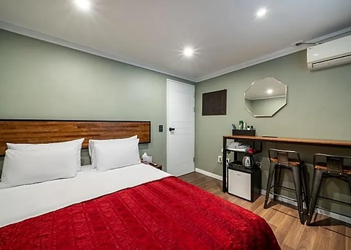 Sinchon La Seine Hotel *